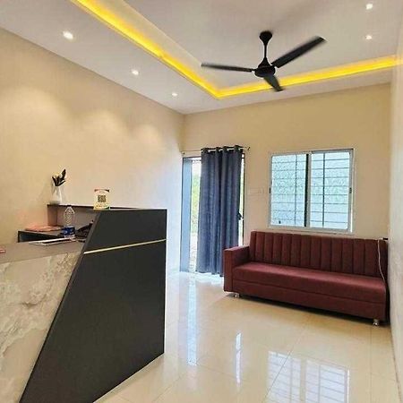 Oyo Hotel Elite Chandrapur Экстерьер фото